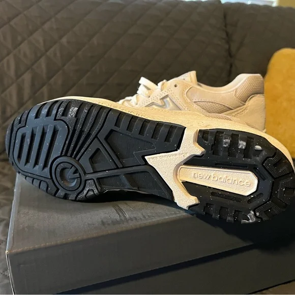 New Balance 550 Sea Salt Timberwolf Sneakers NWT - Picture 2 of 6